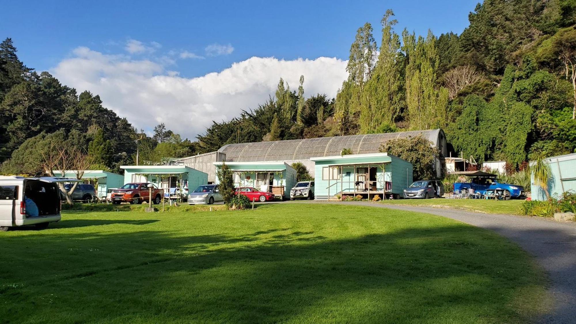 Dickson Holiday Park Thames Exterior photo